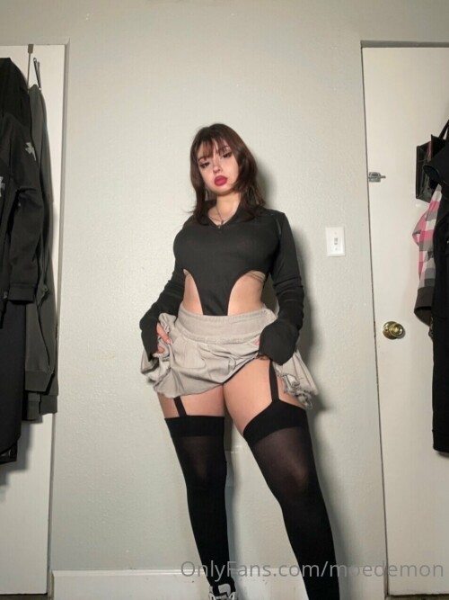 angelgutz / moedemon / angellicellie Nude Leaked Onlyfans Photo angelgutz / moedemon / angellicellie Nude Leaked Onlyfans Photo