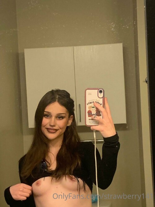 strawberry141 / mabelmay1 / mabel may Nude Leaked Onlyfans Photo strawberry141 / mabelmay1 / mabel may Nude Leaked Onlyfans Photo