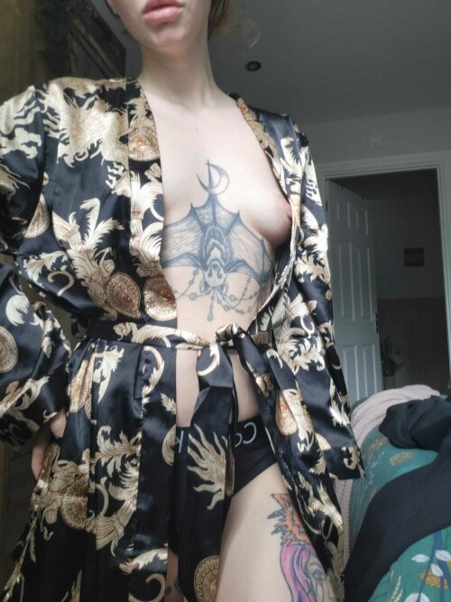 Rougue Suicide - Hircine - Pun Queen - hircinespaw Nude Leaked Onlyfans Photo Rougue Suicide - Hircine - Pun Queen - hircinespaw Nude Leaked Onlyfans Photo