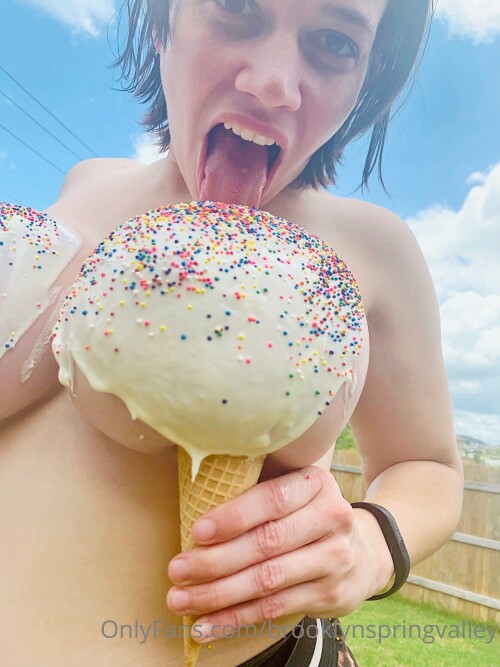 Brooklyn Spring Valley brooklynspringvalley Nude Leaked Onlyfans Photo Brooklyn Spring Valley brooklynspringvalley Nude Leaked Onlyfans Photo