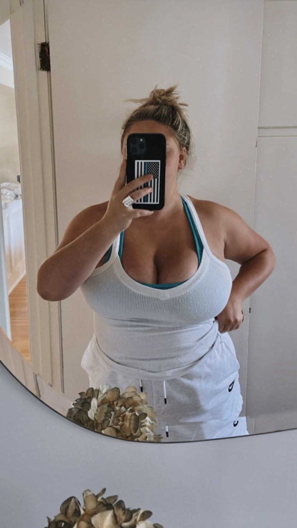 Emma Burzynski. Thicc Leaked Photo 200556 - Fapello.su