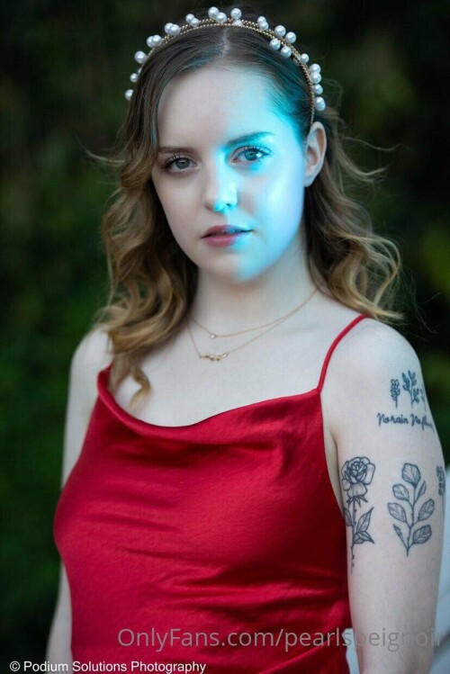pearlspeignoir / Pale Petite Pearl Nude Leaked Onlyfans Photo