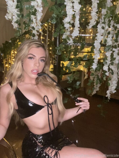 Allie Nicole (Itsallienicole) Nude Leaked Onlyfans Photo Allie Nicole (Itsallienicole) Nude Leaked Onlyfans Photo
