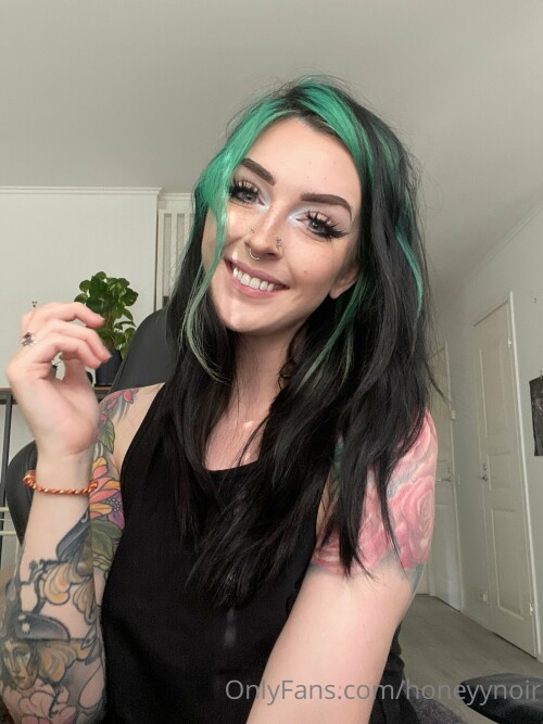 Honeyy Noir | honeyynoir | samssoaked Nude Leaked Onlyfans Photo Honeyy Noir | honeyynoir | samssoaked Nude Leaked Onlyfans Photo