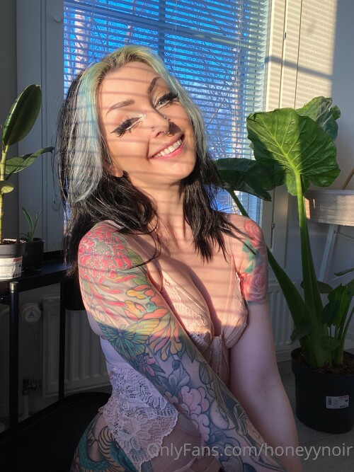 Honeyy Noir | honeyynoir | samssoaked Nude Leaked Onlyfans Photo Honeyy Noir | honeyynoir | samssoaked Nude Leaked Onlyfans Photo