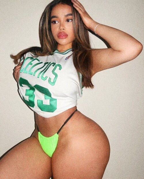 Giselle Lynette | dguzzler Nude Leaked Onlyfans Photo