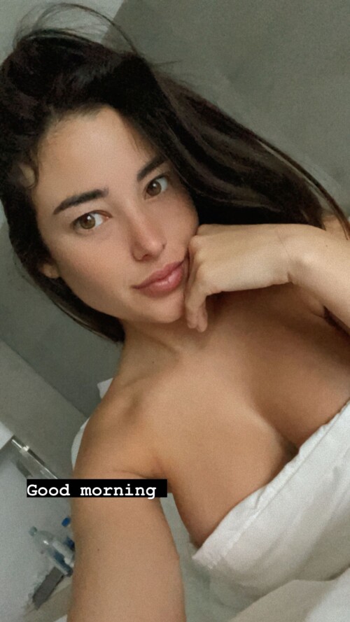 Angie Varona Photo 1