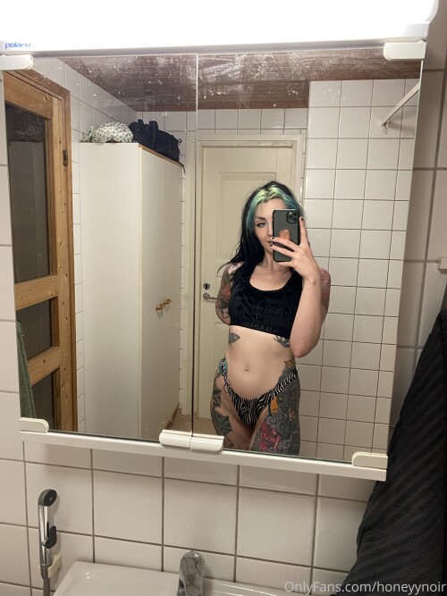 Honeyy Noir | honeyynoir | samssoaked Nude Leaked Onlyfans Photo Honeyy Noir | honeyynoir | samssoaked Nude Leaked Onlyfans Photo