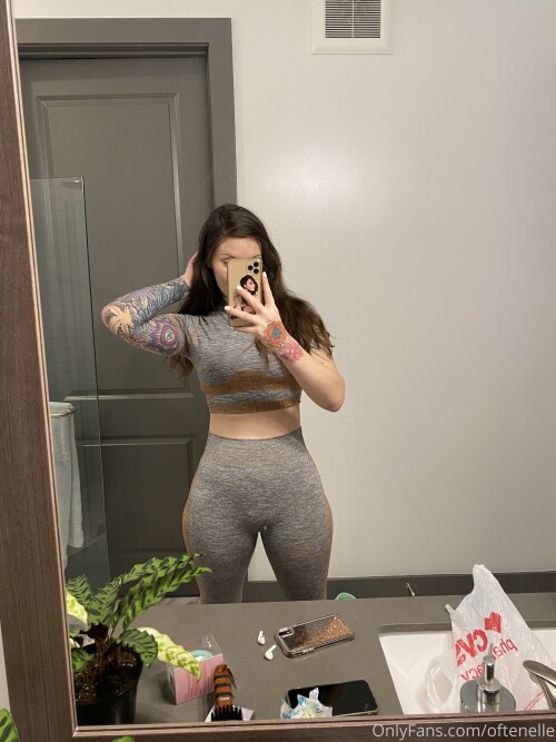 OftenElle | Twerkingelle Nude Leaked Onlyfans Photo OftenElle | Twerkingelle Nude Leaked Onlyfans Photo