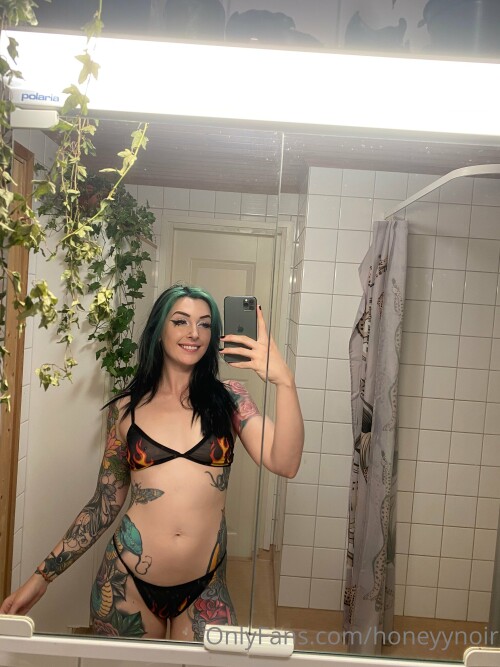 Honeyy Noir | honeyynoir | samssoaked Nude Leaked Onlyfans Photo Honeyy Noir | honeyynoir | samssoaked Nude Leaked Onlyfans Photo