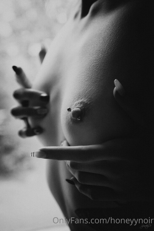 Honeyy Noir | honeyynoir | samssoaked Nude Leaked Onlyfans Photo Honeyy Noir | honeyynoir | samssoaked Nude Leaked Onlyfans Photo