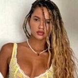 model profile picture