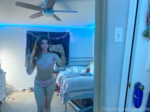 Grinchie/puppiwii Nude Leaked Onlyfans Photo Grinchie/puppiwii Nude Leaked Onlyfans Photo