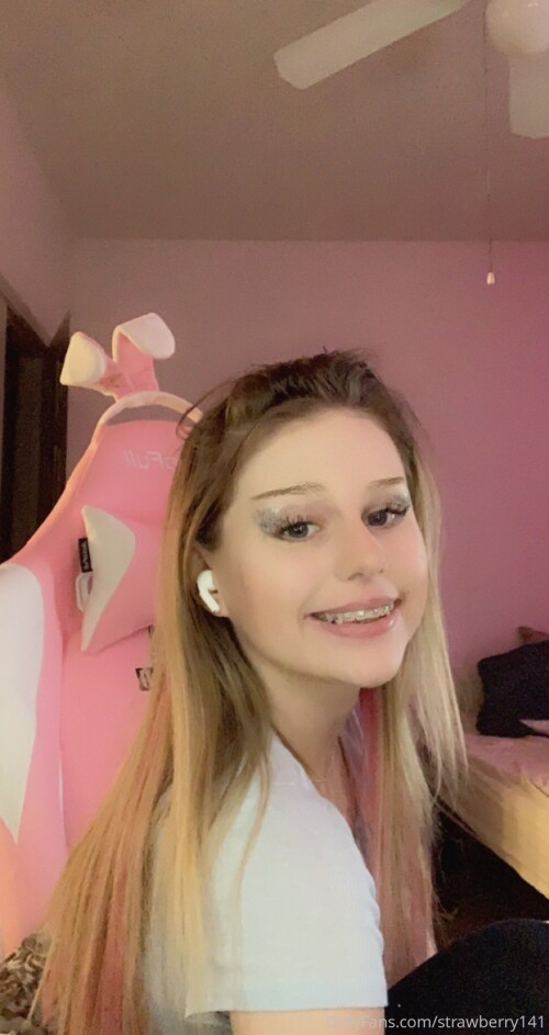 strawberry141 / mabelmay1 / mabel may Nude Leaked Onlyfans Photo strawberry141 / mabelmay1 / mabel may Nude Leaked Onlyfans Photo