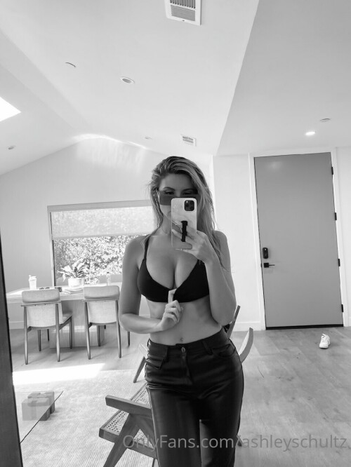 Ashley Schultz Nude Leaked Onlyfans Photo