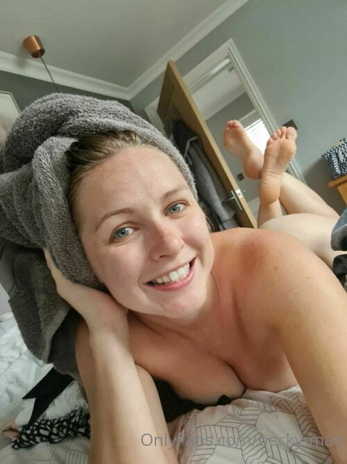 Beckynurse / beckyxxoo / naughty.nurse.becky Nude Leaked Onlyfans Photo