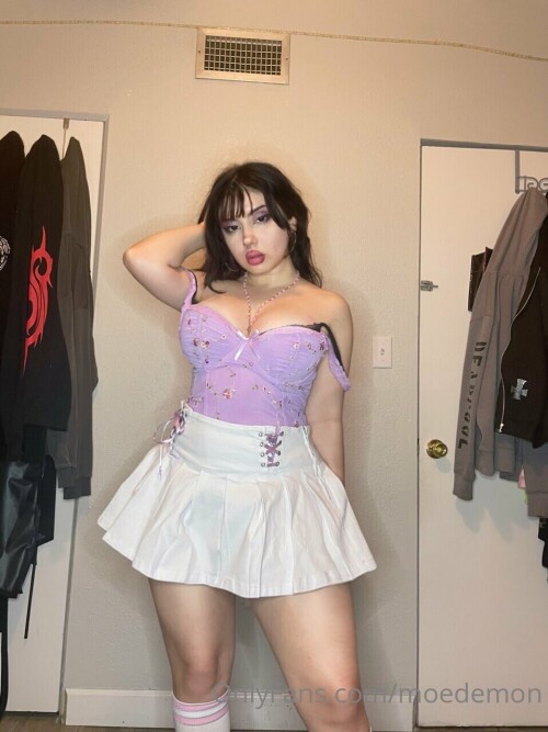 angelgutz / moedemon / angellicellie Nude Leaked Onlyfans Photo angelgutz / moedemon / angellicellie Nude Leaked Onlyfans Photo