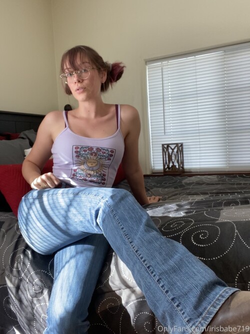 irisbabe719 aka aliceinthe719 Nude Leaked Onlyfans Photo irisbabe719 aka aliceinthe719 Nude Leaked Onlyfans Photo