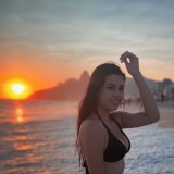 model profile picture