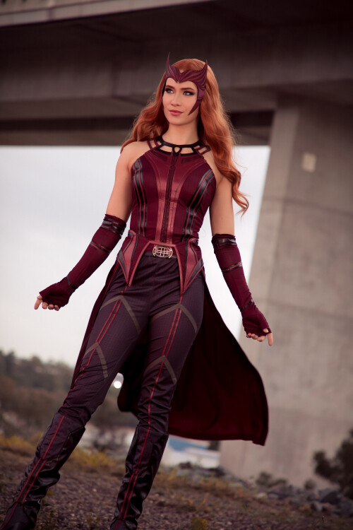 Scarlet-Witch-1280132576b141fad2.jpg