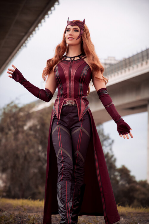 Scarlet-Witch-20124b402ea2b3e422.jpg