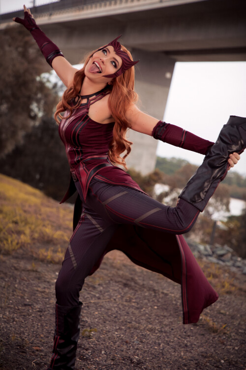 Scarlet-Witch-27f75e9331379d9273.jpg