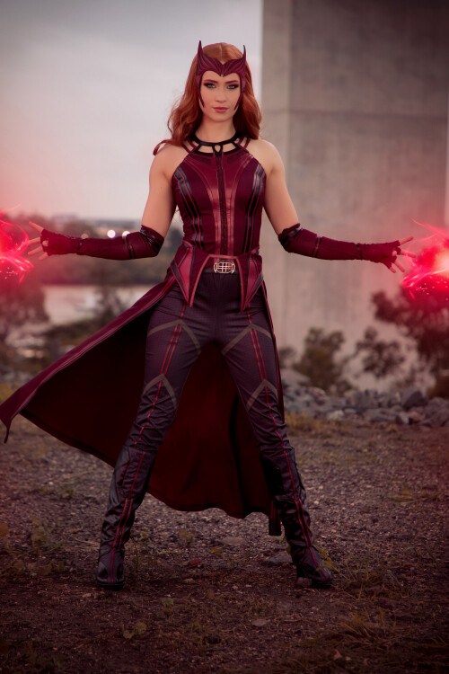 Scarlet-Witch-5f06d0d746bc1b1e3.jpg