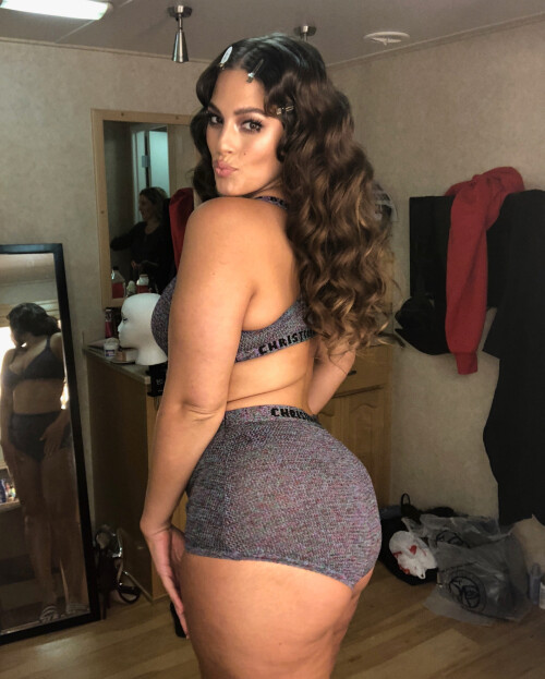 ashley-graham-booty-39356509-291513468111319-7521182948767301632-n.md.jpg