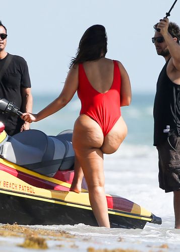 ashley-graham-cellulite-5.jpg