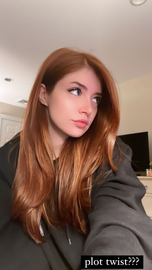 chrissycostanza_283689381_1050277555842568_4364072037210913696_n.md.jpg