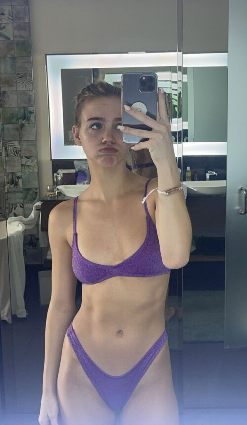 emma-brooks_0002.md.jpg