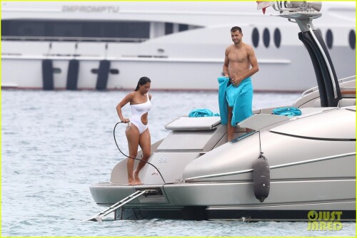 nicole-scherzinger-grigor-dmitrov-pda-saint-tropez-65.md.jpg