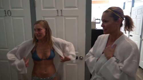 we-tried-cryotherapy2-and-a-cryo-facial-s2e6-with-tricia-helfer-and-katee-sackhoff-online-vide...jpg